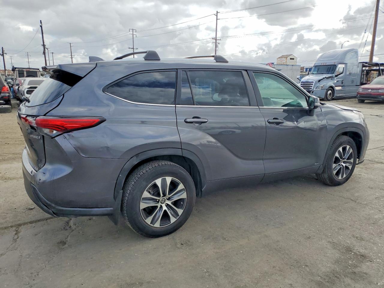 2023 TOYOTA HIGHLANDER