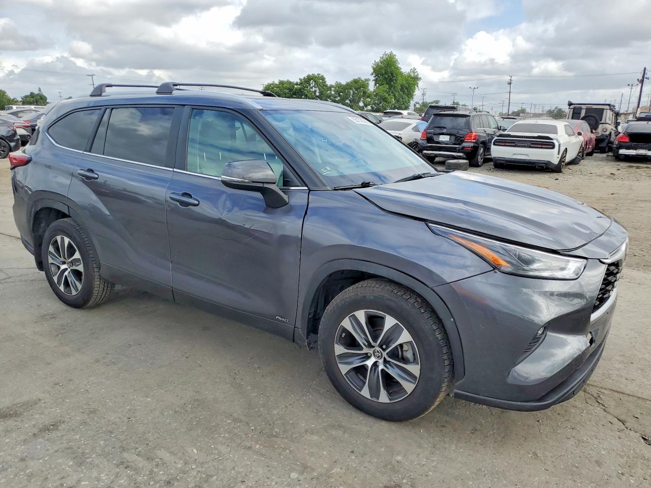 2023 TOYOTA HIGHLANDER