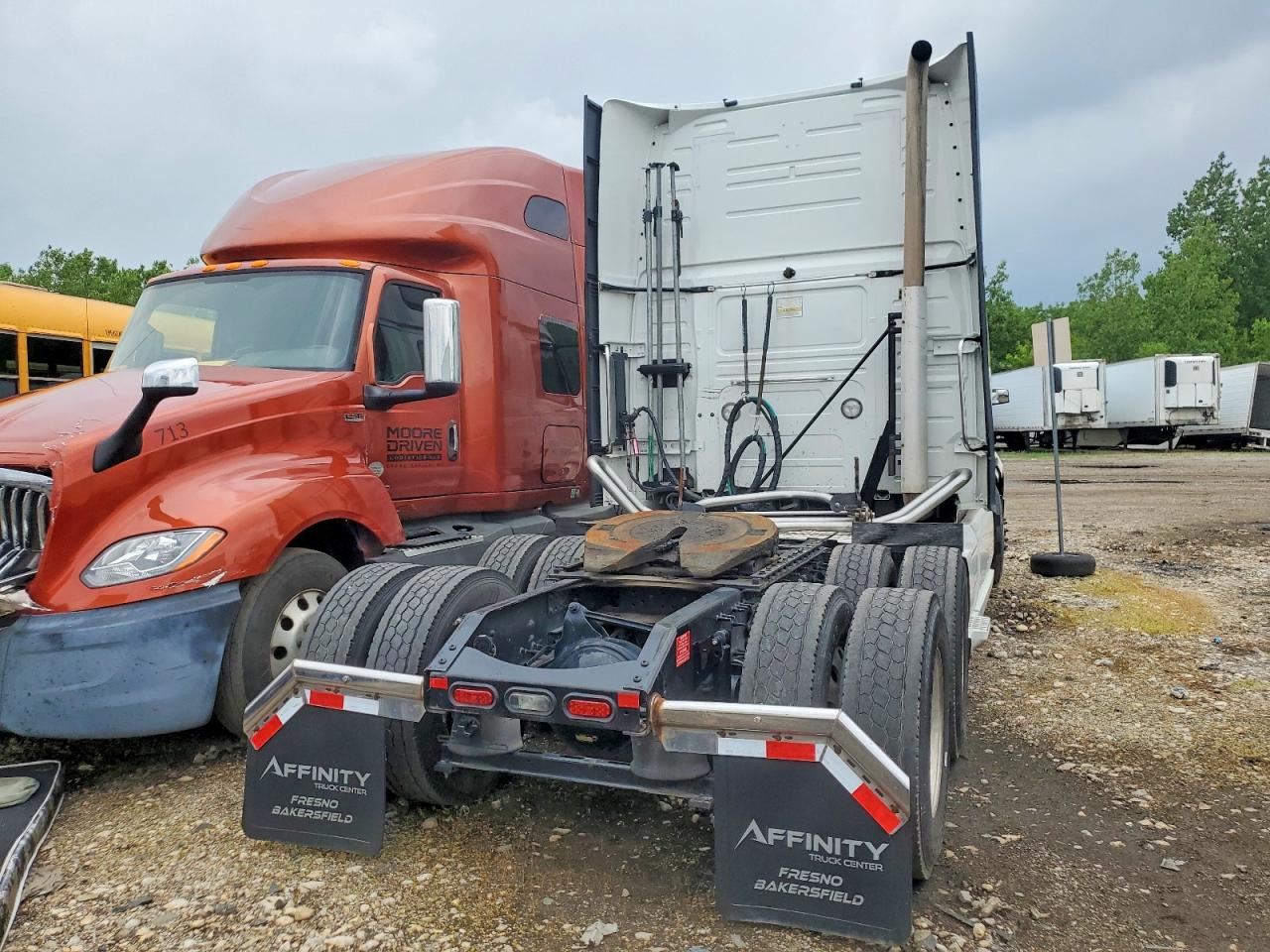 2024 VOLVO VN