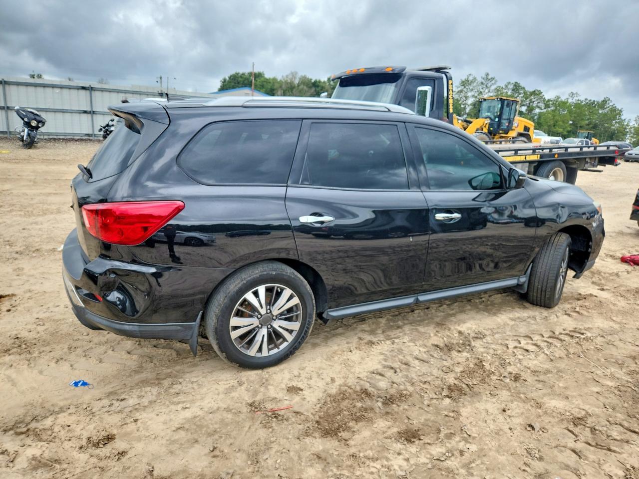 2017 NISSAN PATHFINDER