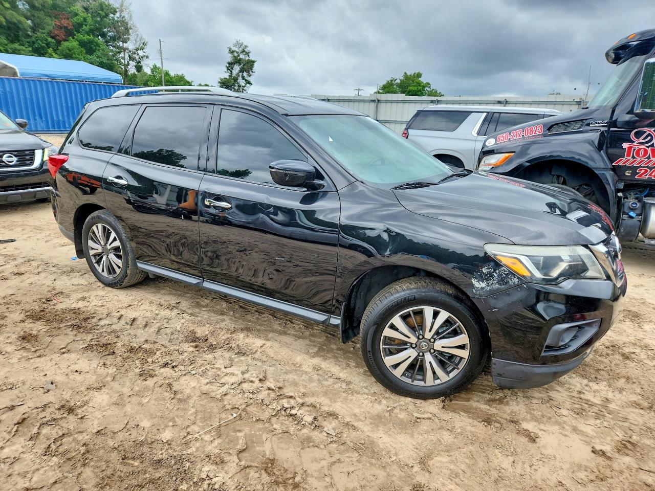 2017 NISSAN PATHFINDER