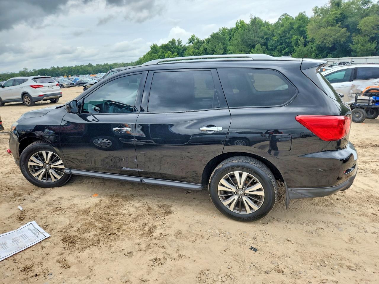 2017 NISSAN PATHFINDER