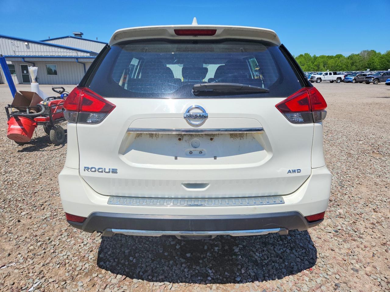2017 NISSAN ROGUE