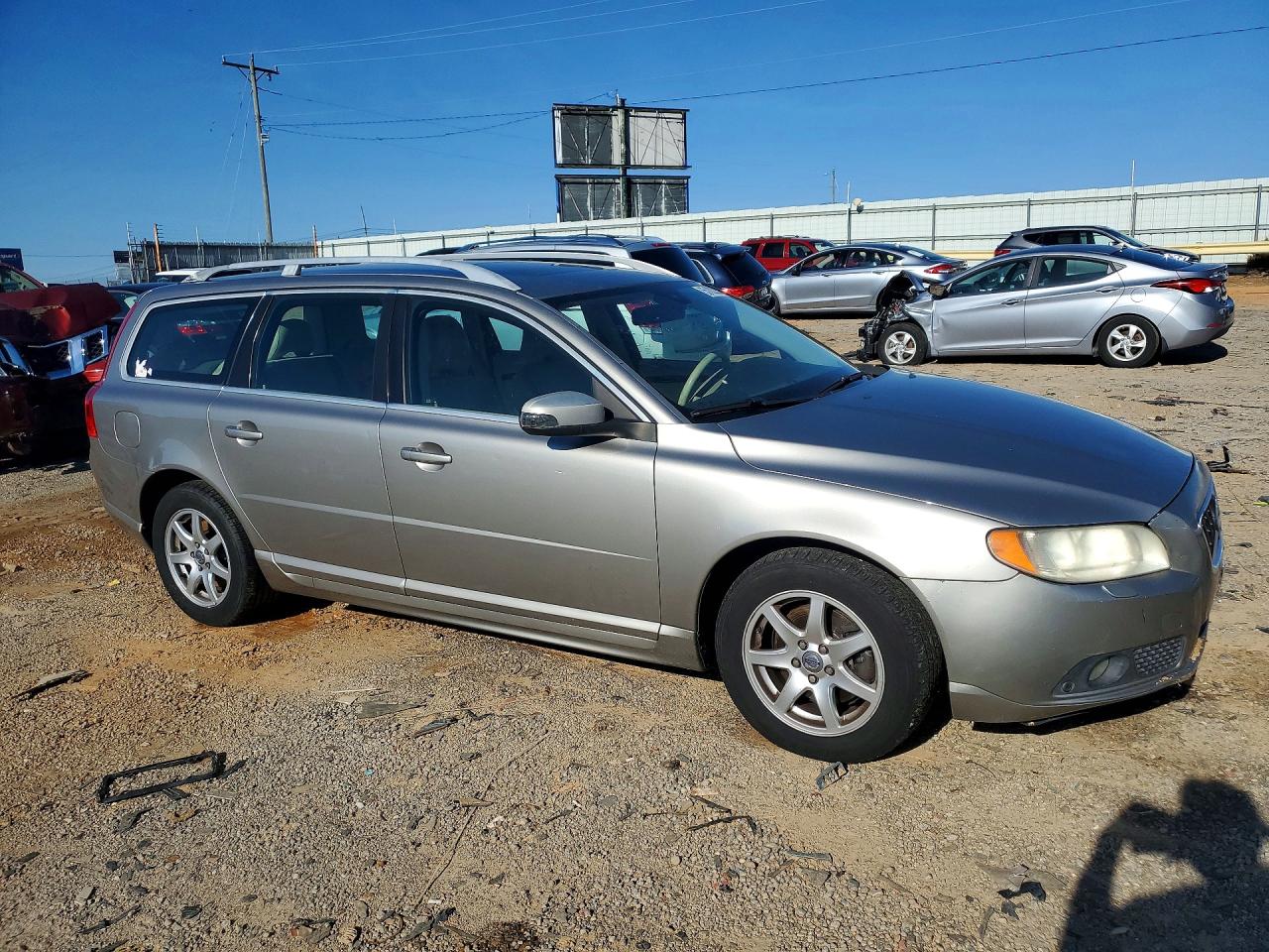 2008 VOLVO V70
