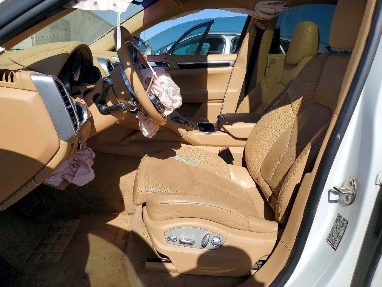 2016 PORSCHE CAYENNE