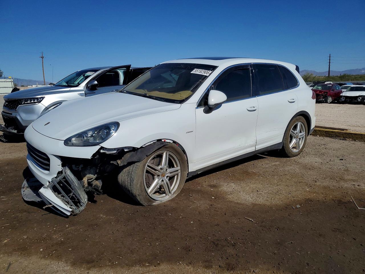 2016 PORSCHE CAYENNE