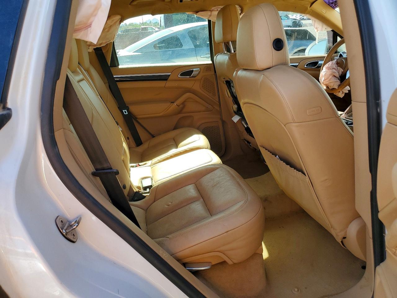 2016 PORSCHE CAYENNE