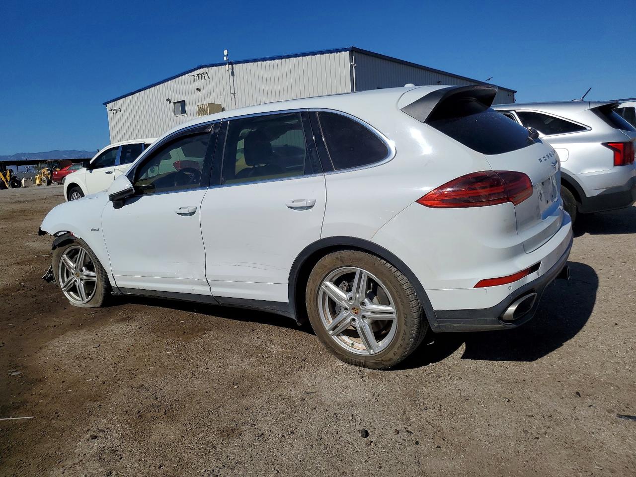 2016 PORSCHE CAYENNE