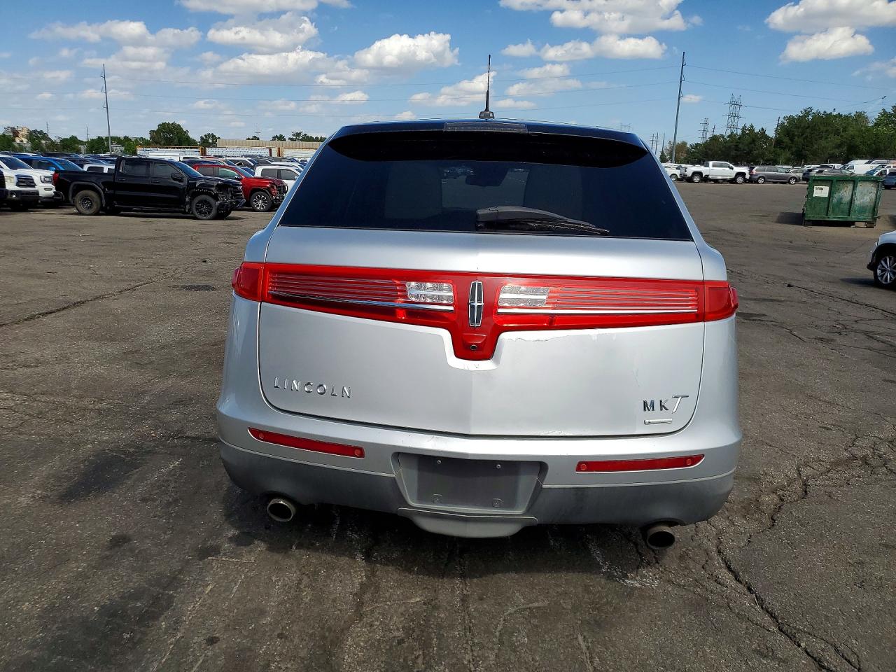 2010 LINCOLN MKT