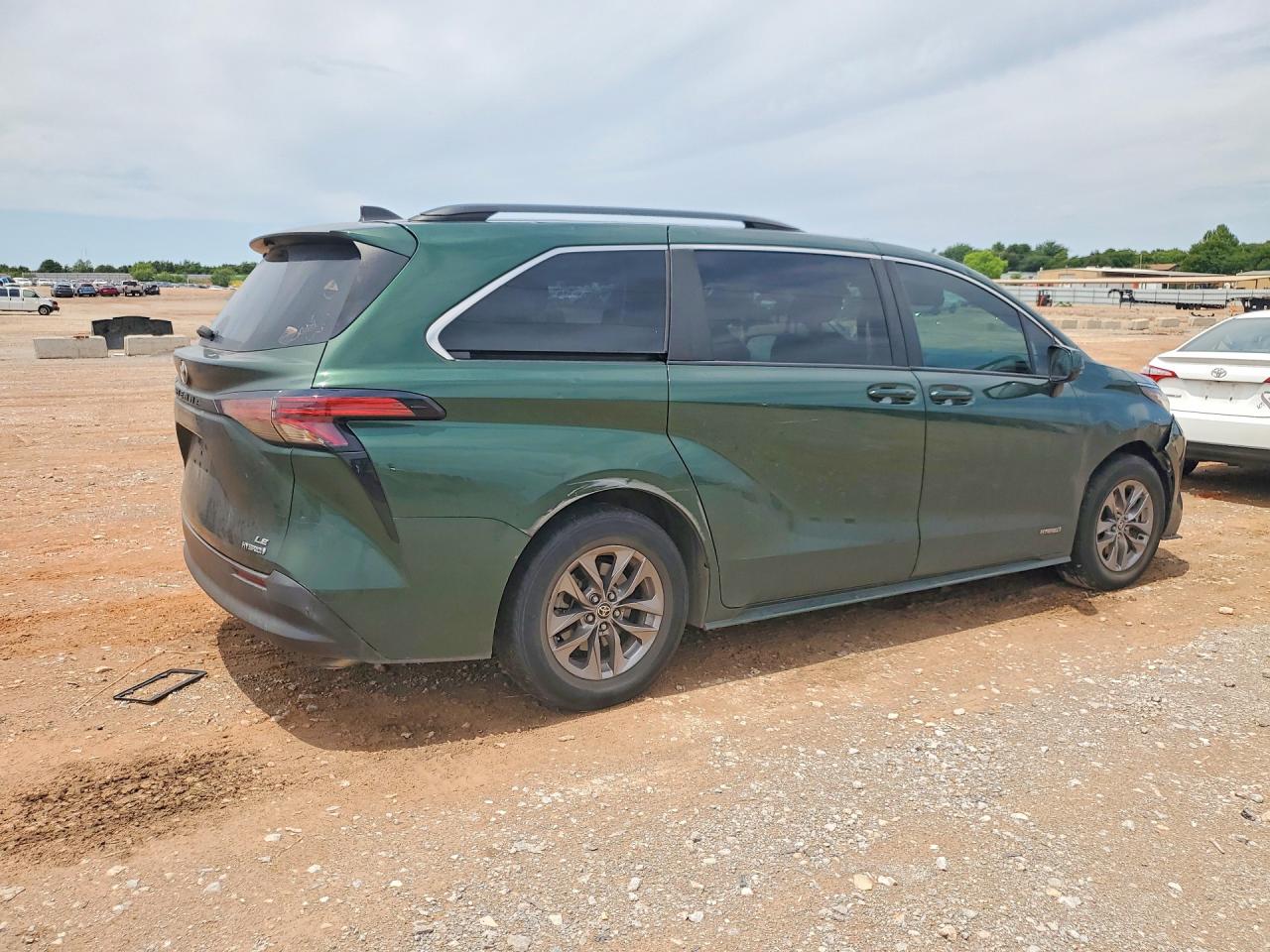 2021 TOYOTA SIENNA