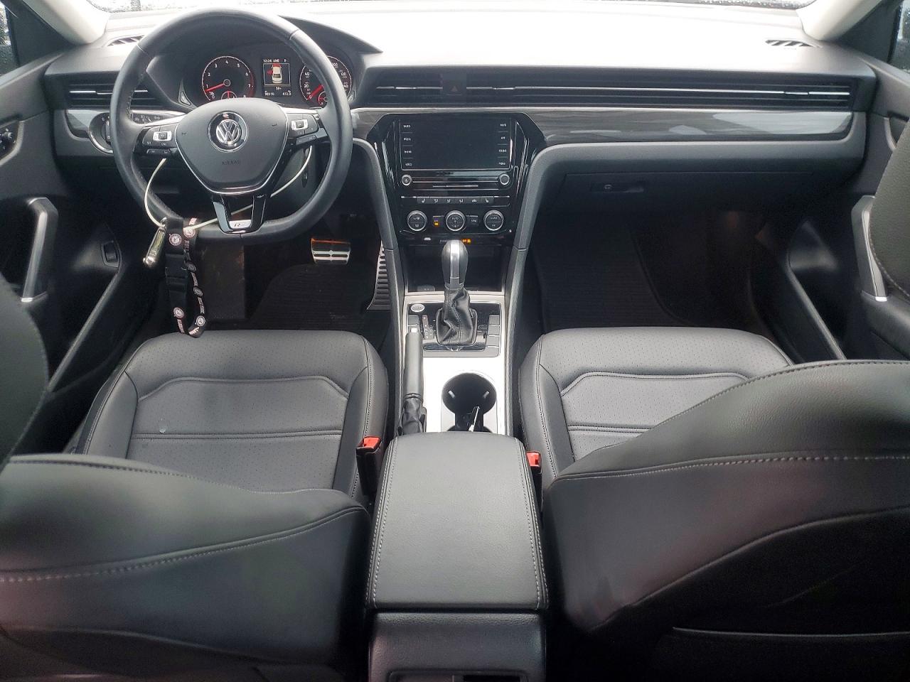 2020 VOLKSWAGEN PASSAT