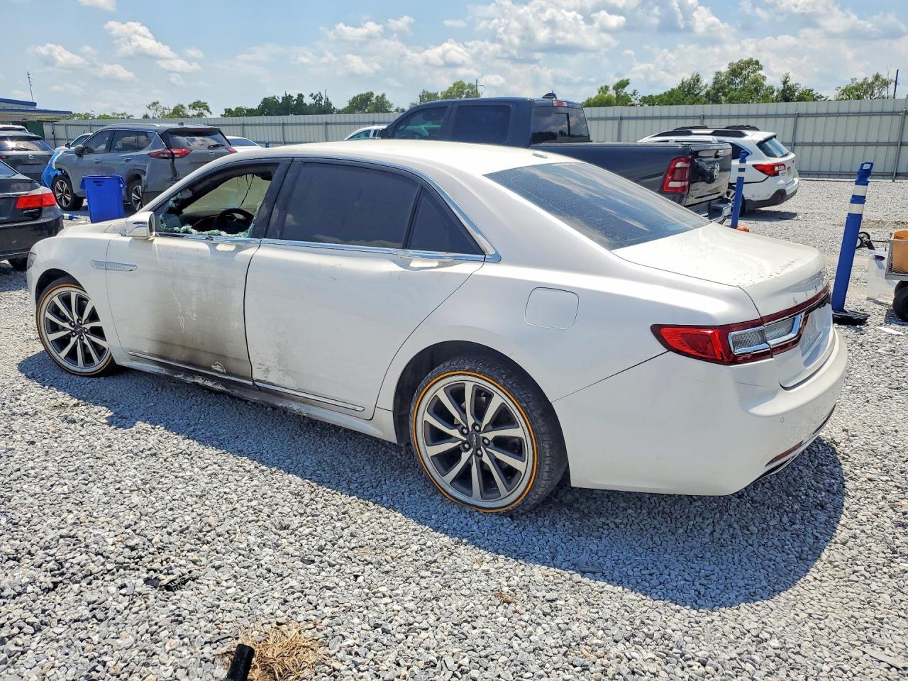 2017 LINCOLN CONTINENTL
