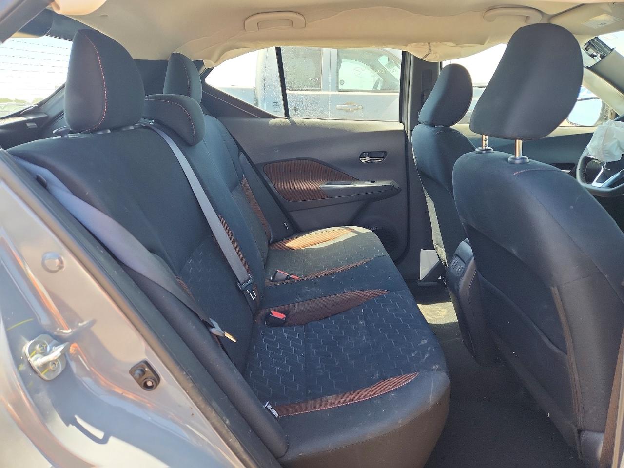 2024 NISSAN KICKS