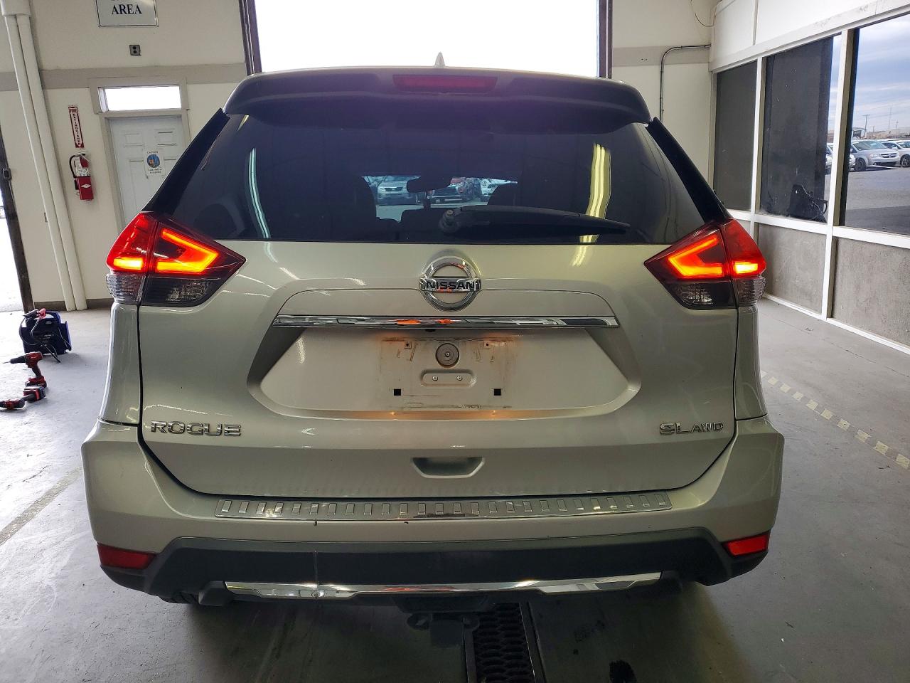 2017 NISSAN ROGUE