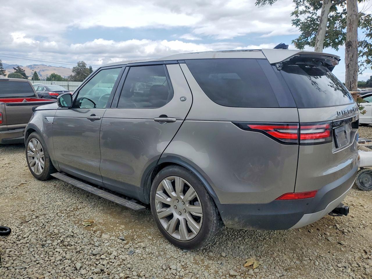 2019 LAND ROVER DISCOVERY