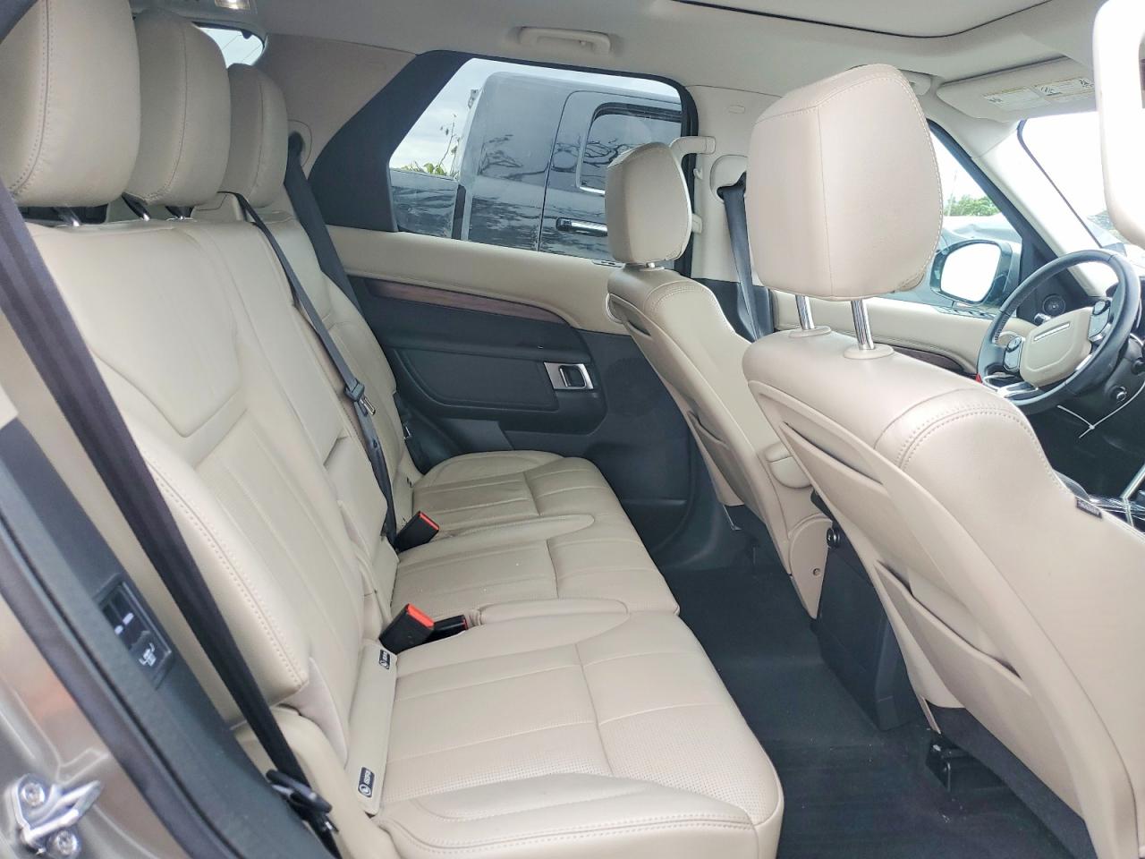 2019 LAND ROVER DISCOVERY