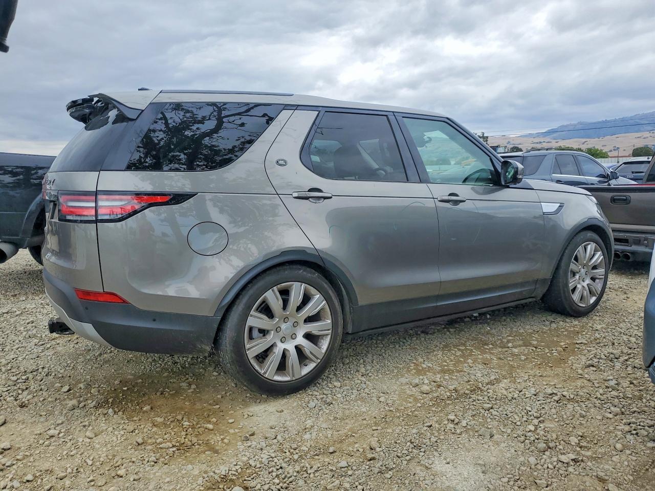 2019 LAND ROVER DISCOVERY