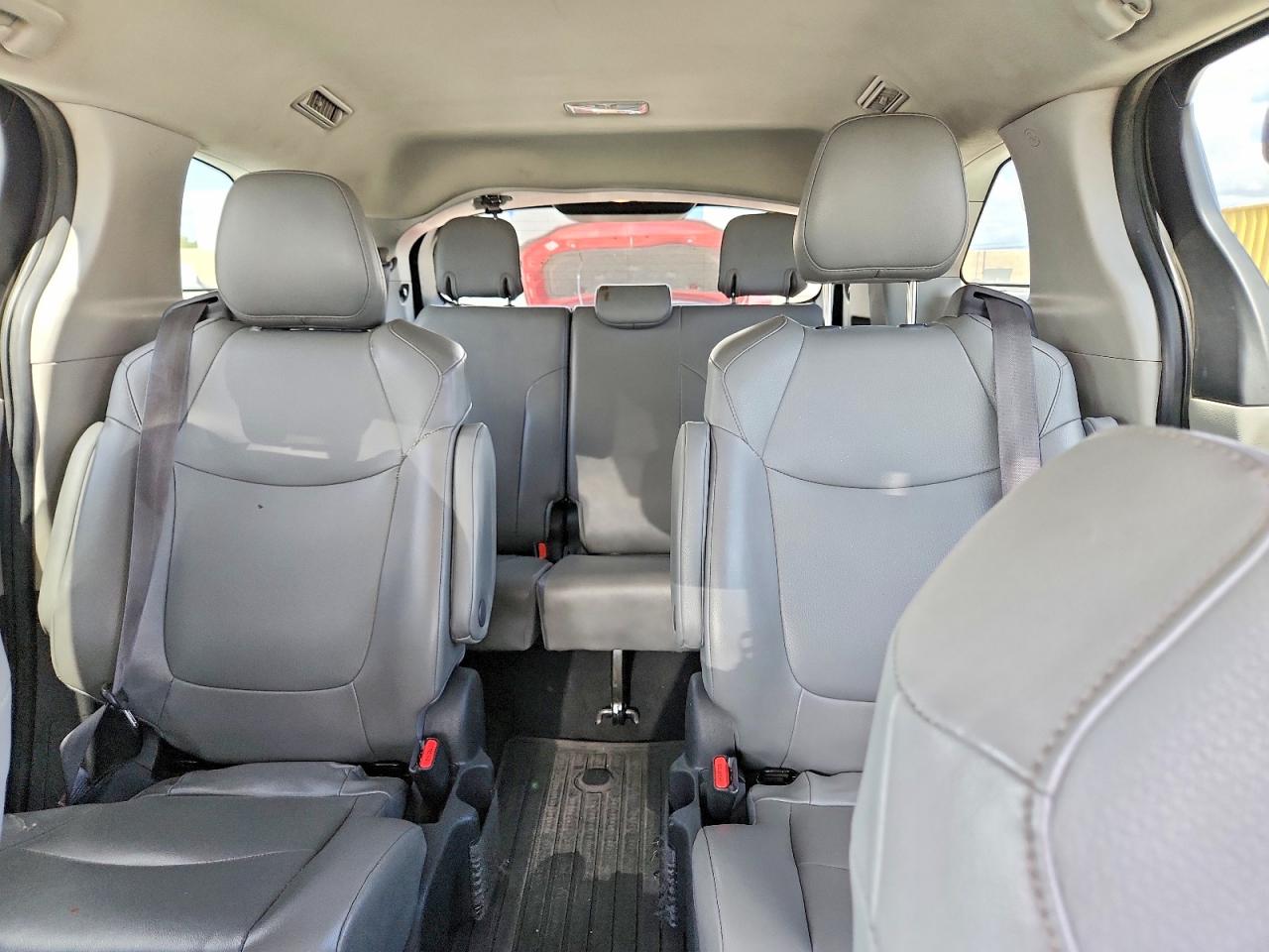 2022 TOYOTA SIENNA