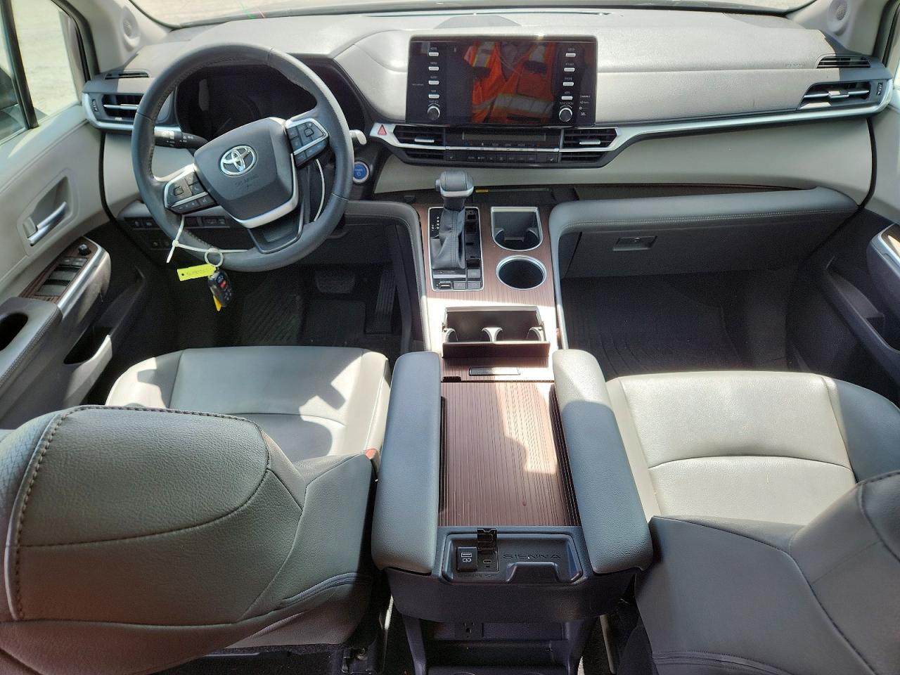 2022 TOYOTA SIENNA