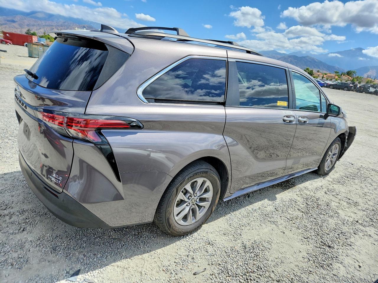 2022 TOYOTA SIENNA