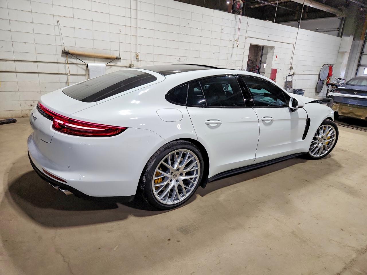 2019 PORSCHE PANAMERA
