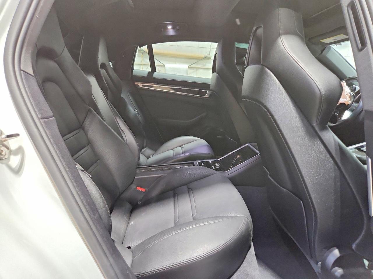 2019 PORSCHE PANAMERA