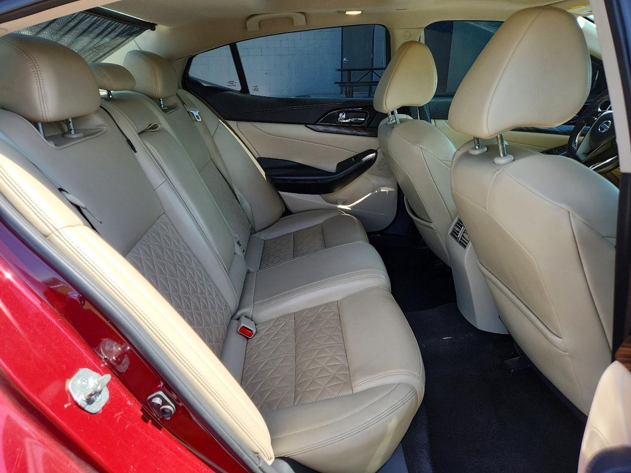 2017 NISSAN MAXIMA