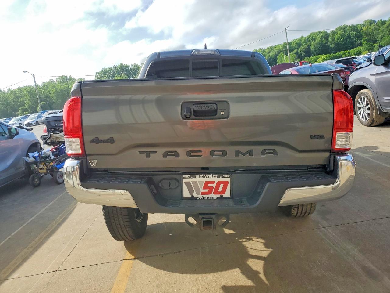 2017 TOYOTA TACOMA