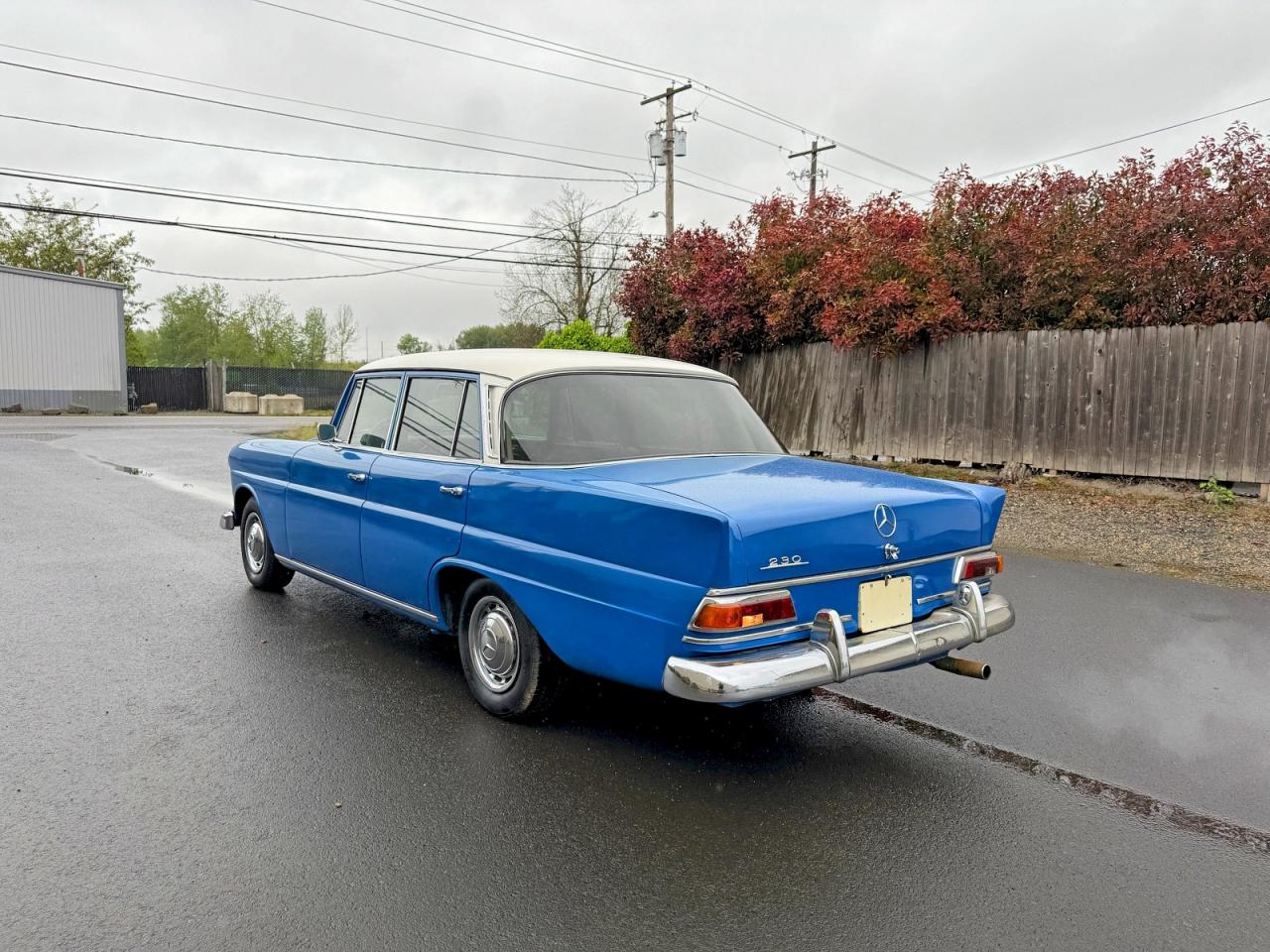 1966 MERCEDES-BENZ 230-CLASS