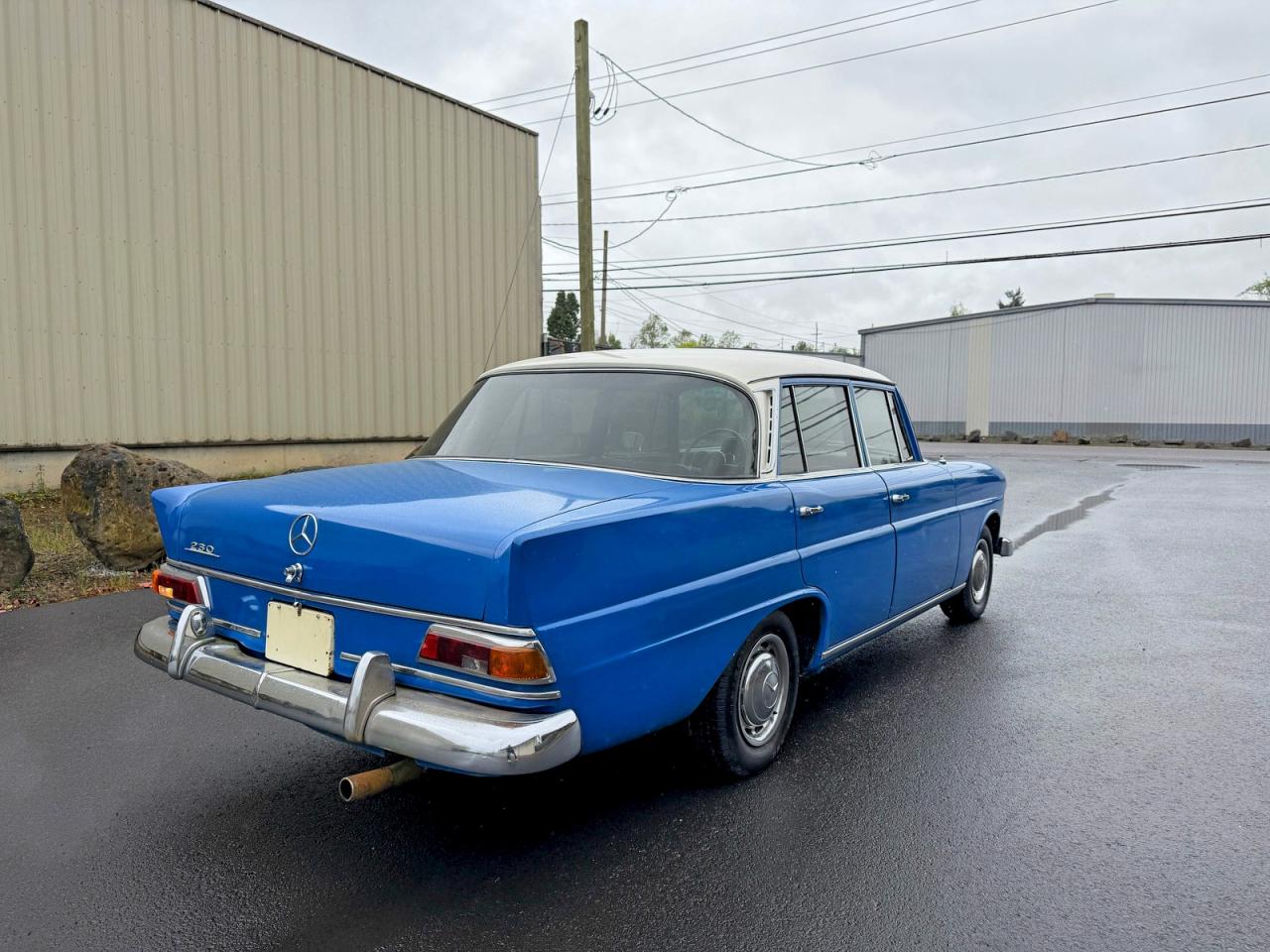 1966 MERCEDES-BENZ 230-CLASS