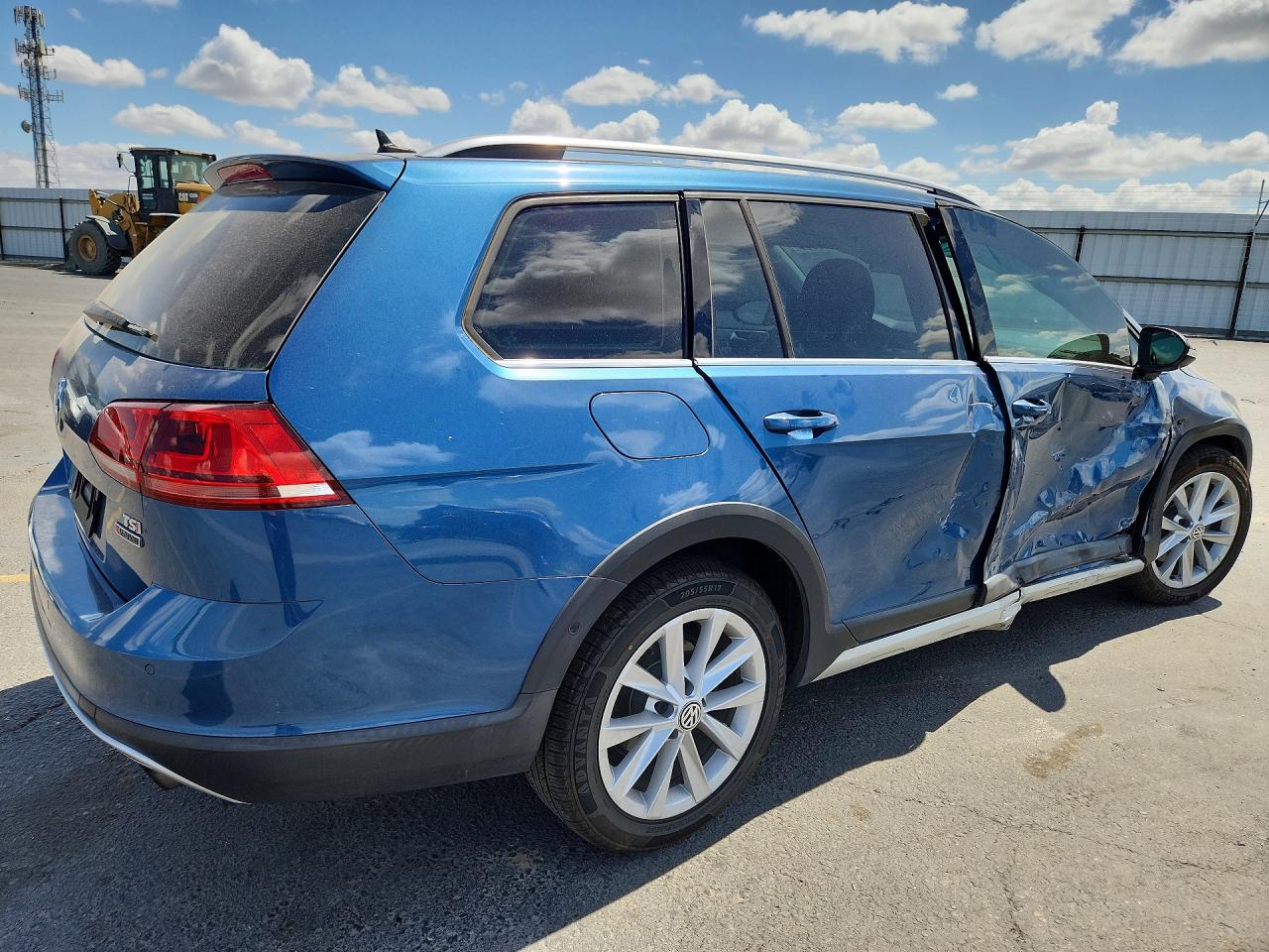 2017 VOLKSWAGEN GOLF