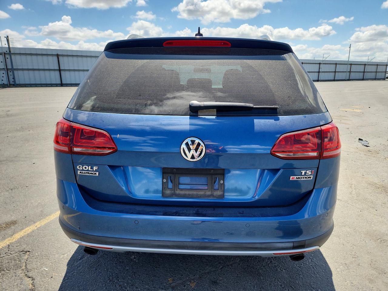 2017 VOLKSWAGEN GOLF
