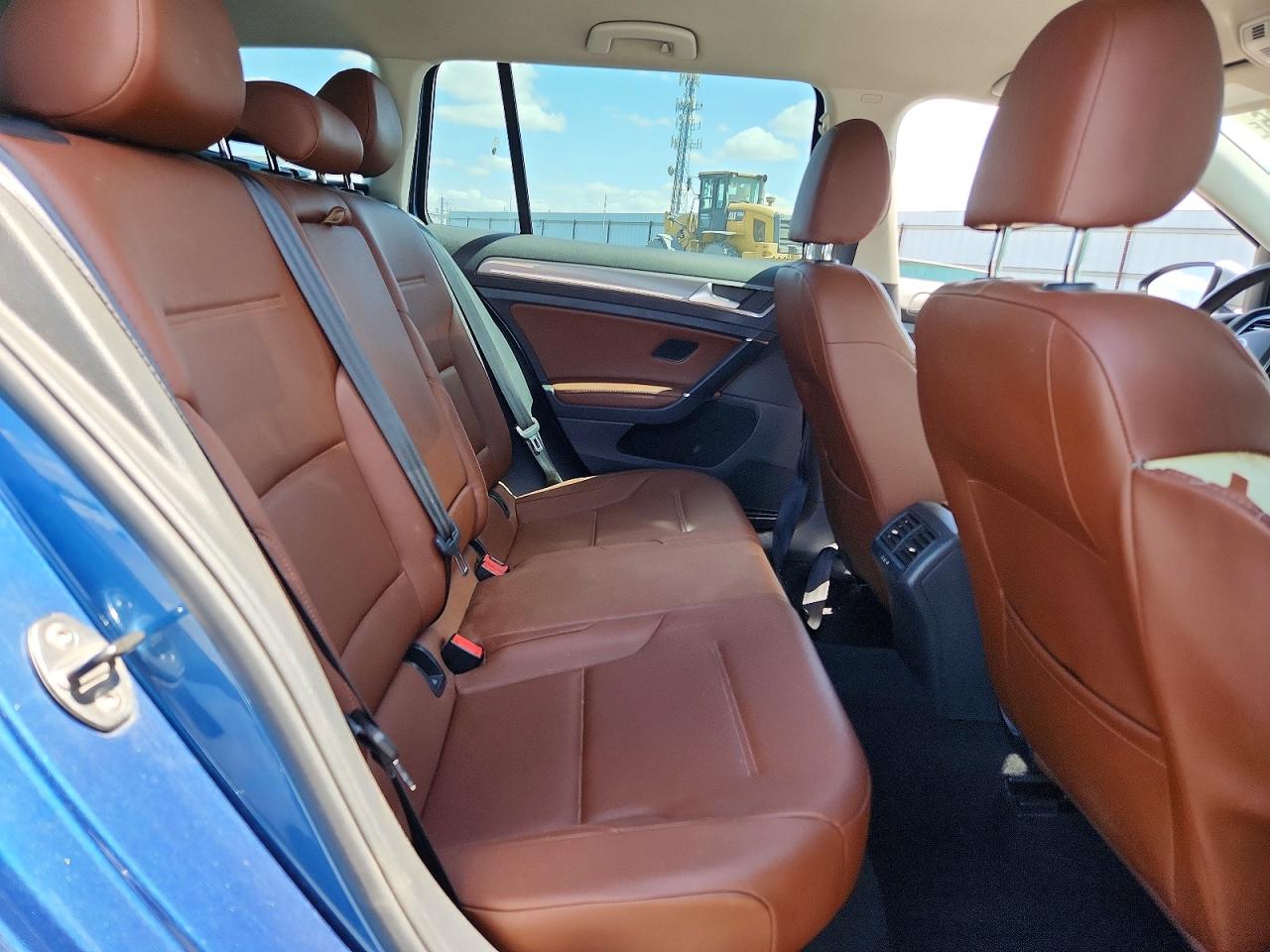 2017 VOLKSWAGEN GOLF