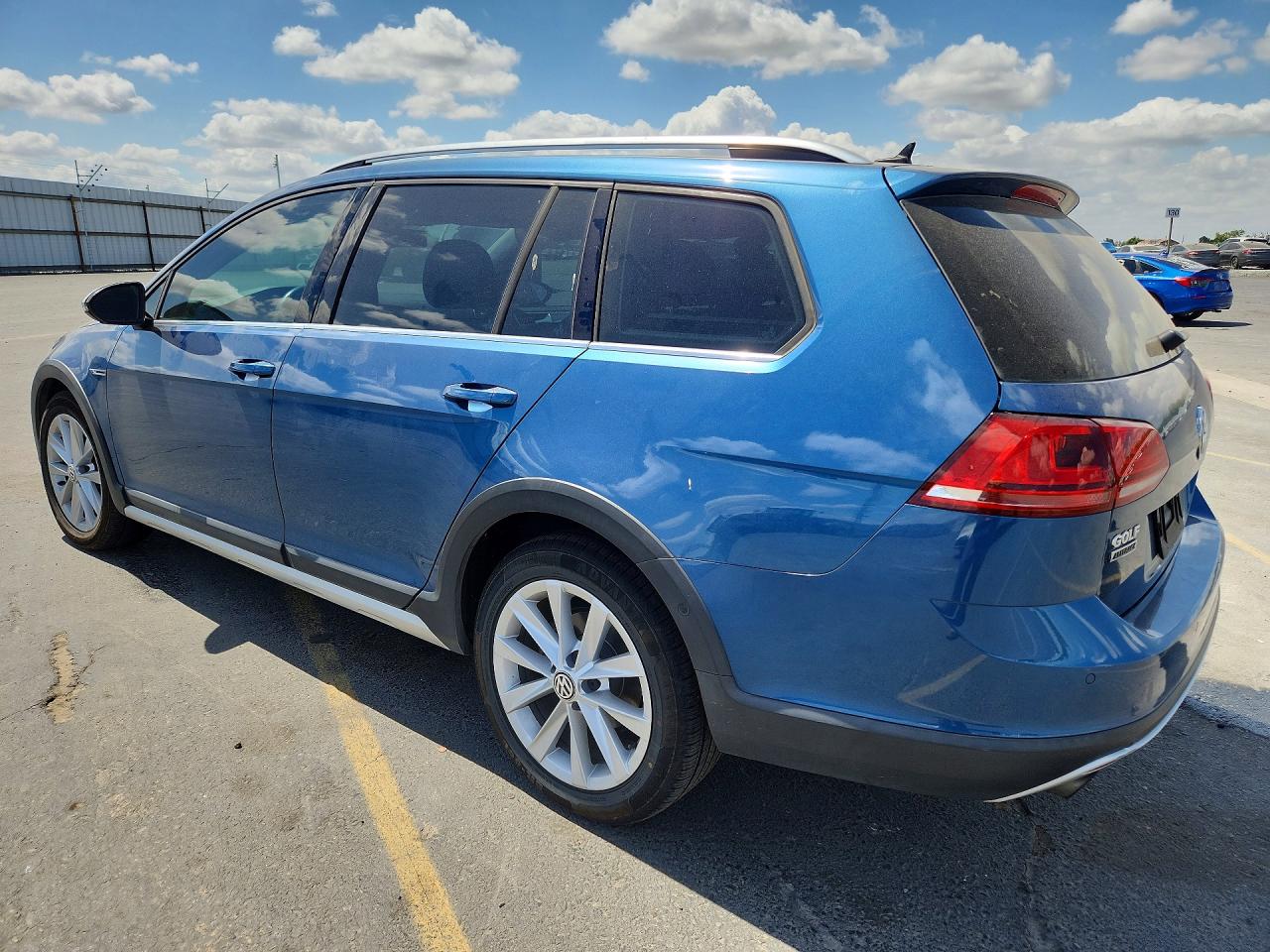 2017 VOLKSWAGEN GOLF
