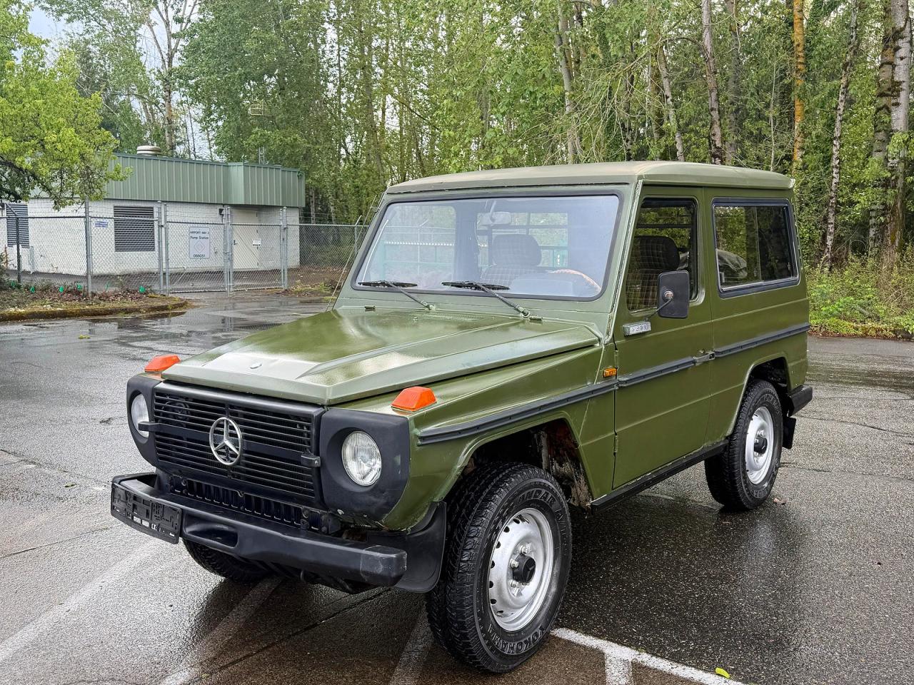 1982 MERCEDES-BENZ 230-CLASS