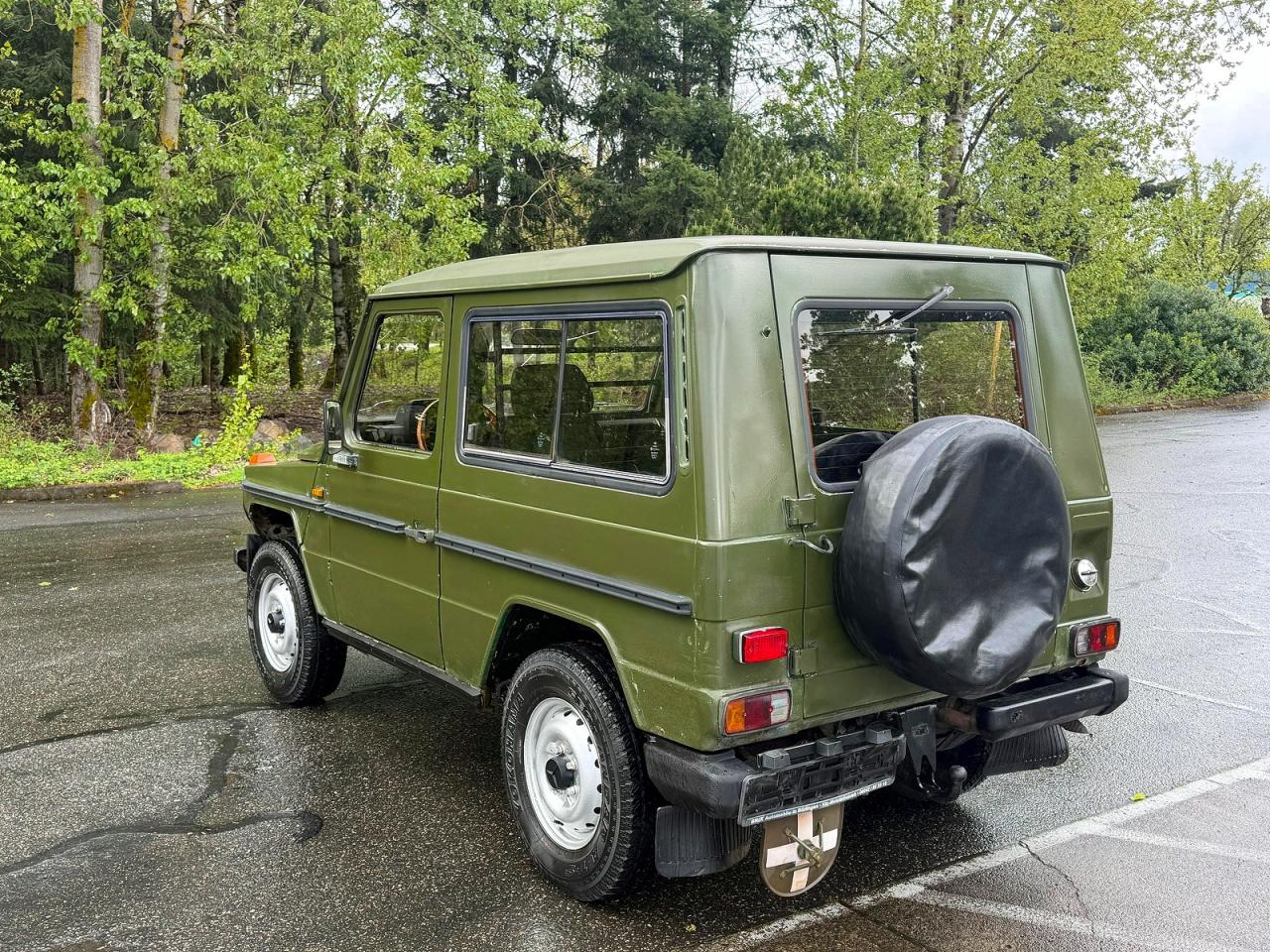 1982 MERCEDES-BENZ 230-CLASS