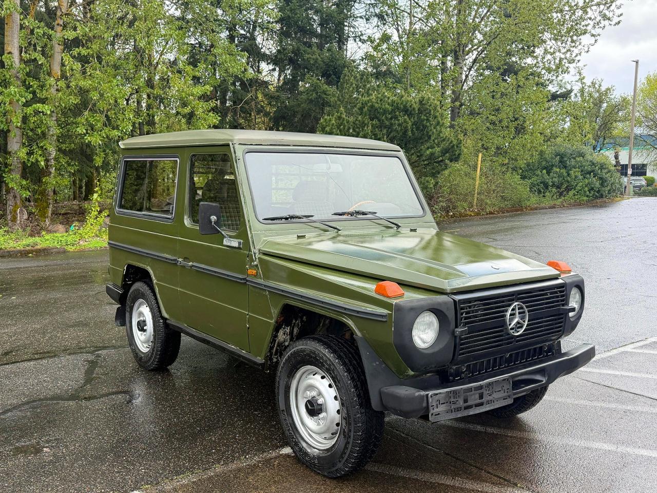 1982 MERCEDES-BENZ 230-CLASS