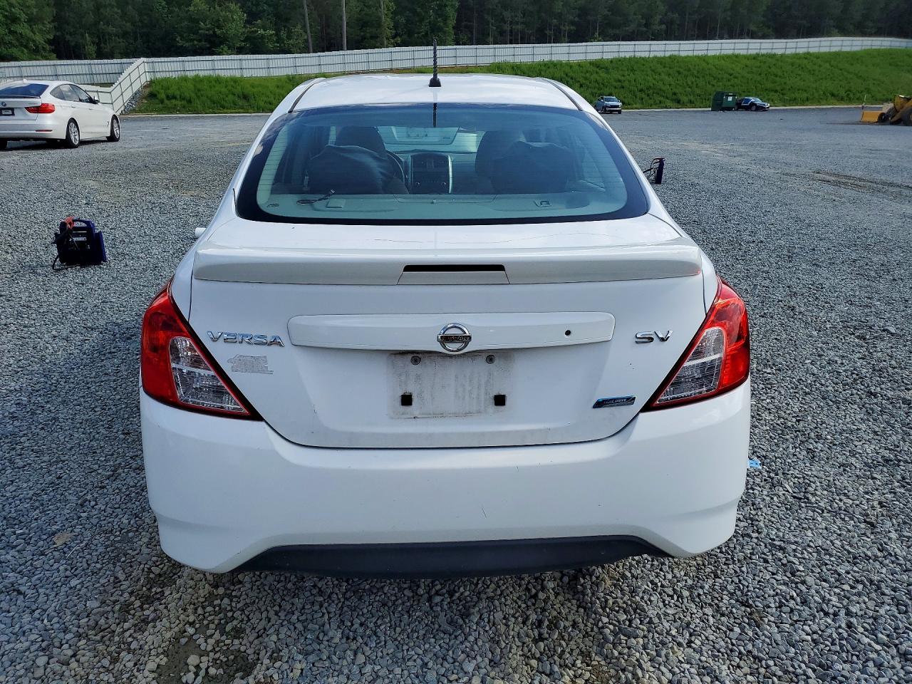 2015 NISSAN VERSA