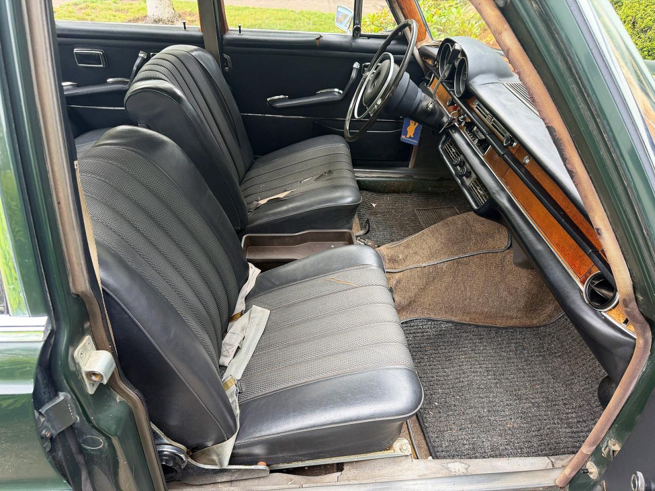 1968 MERCEDES-BENZ 250-CLASS