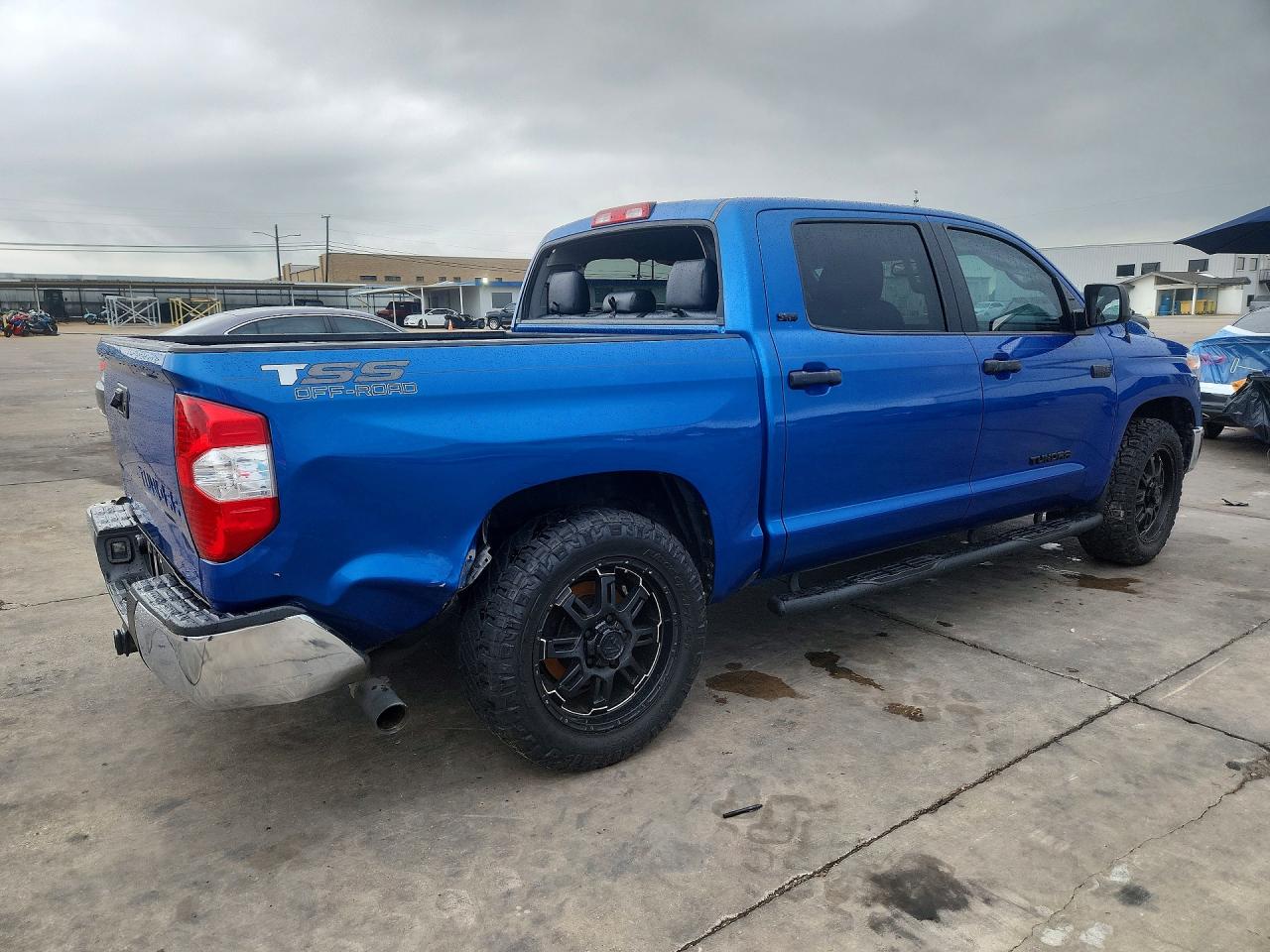 2016 TOYOTA TUNDRA