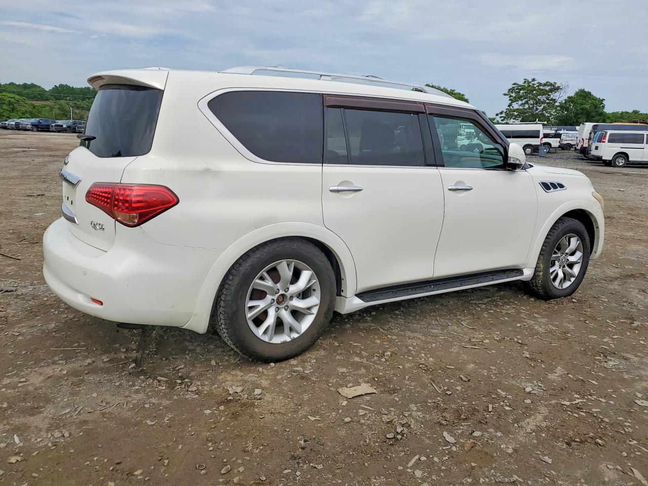 2011 INFINITI QX56