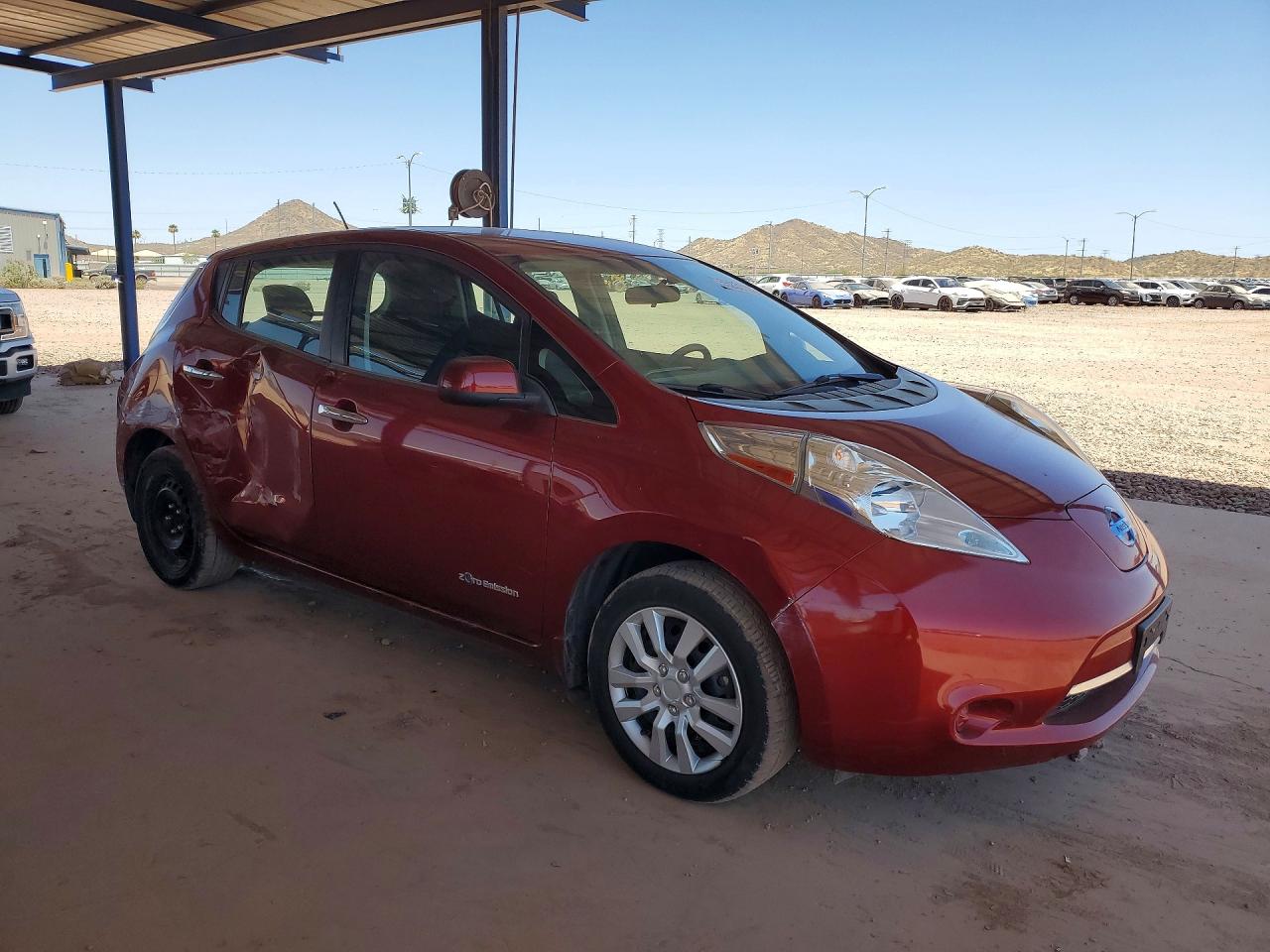 2015 NISSAN LEAF