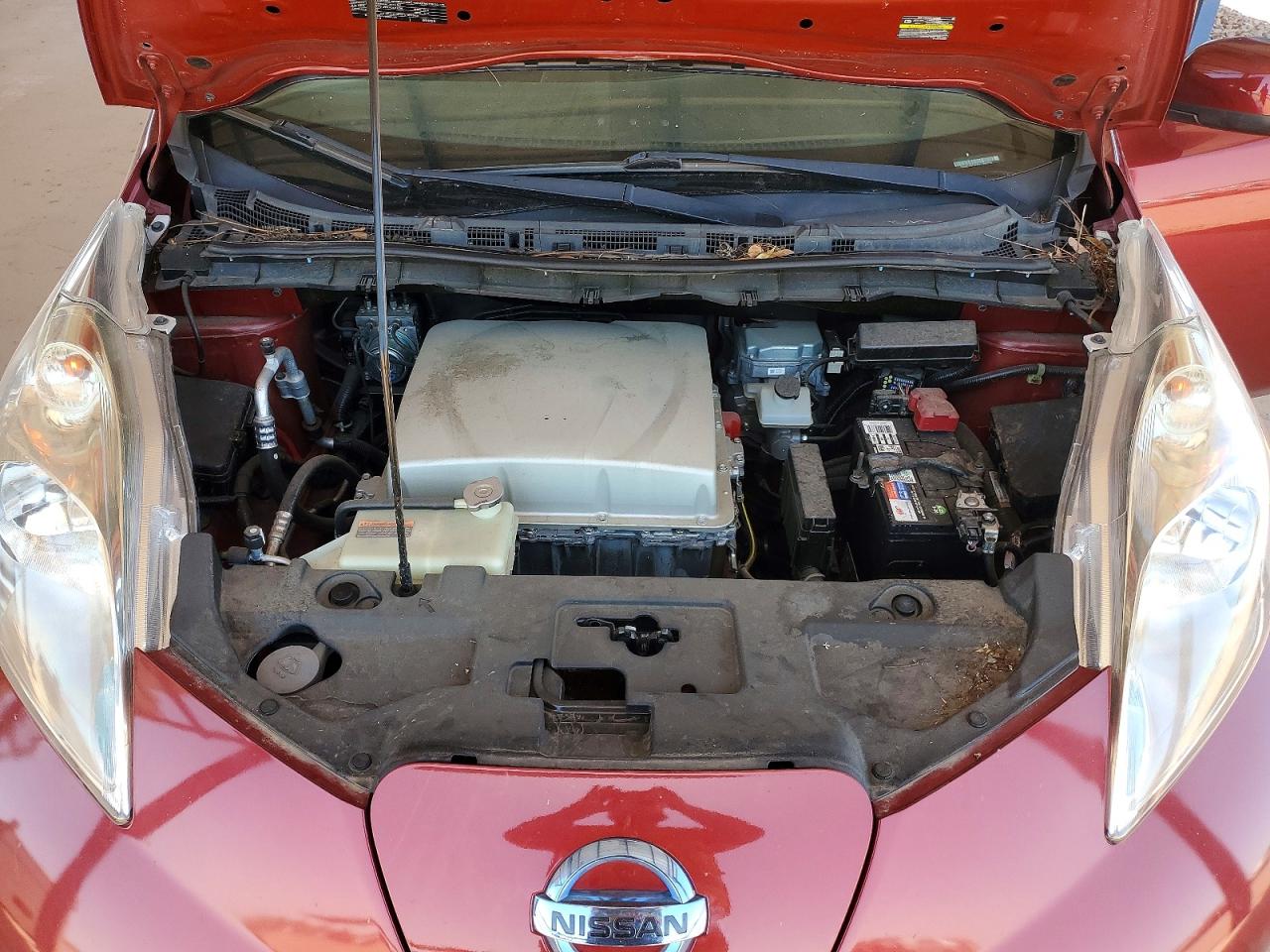 2015 NISSAN LEAF