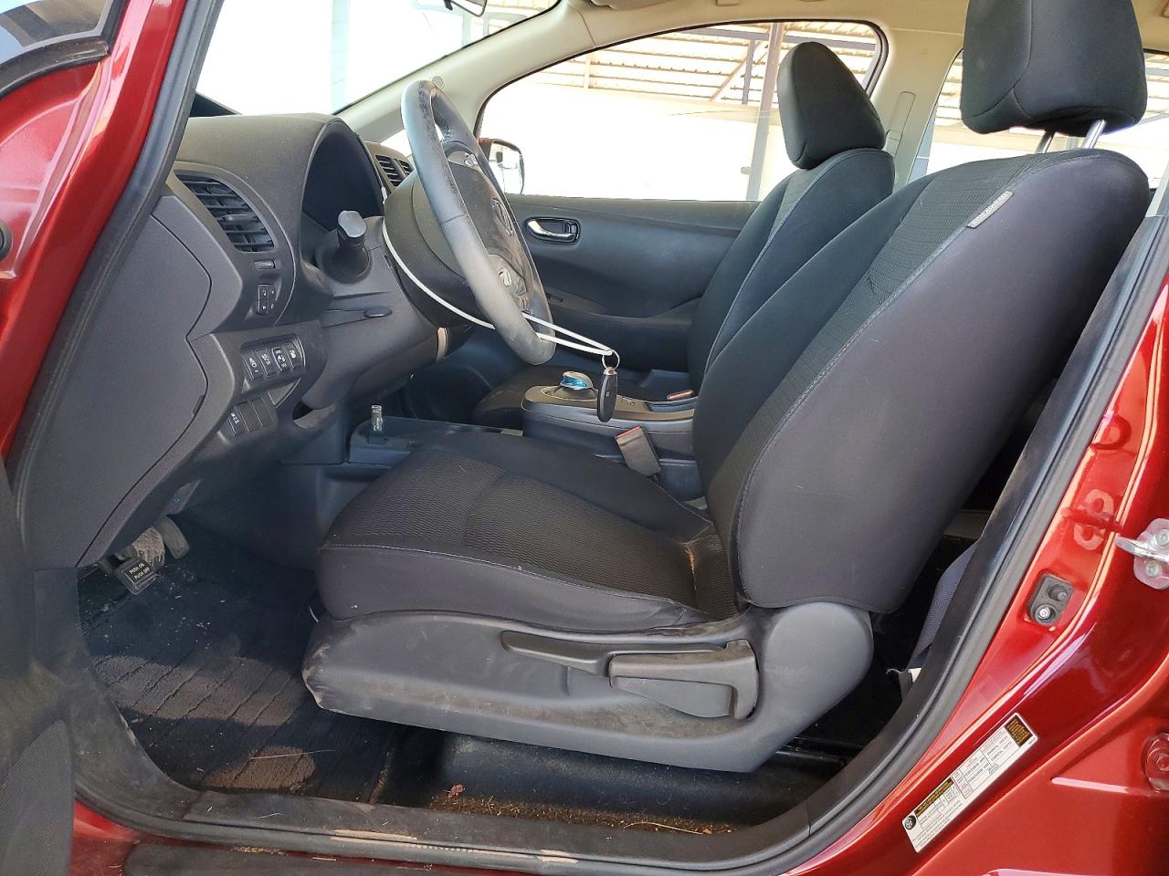 2015 NISSAN LEAF