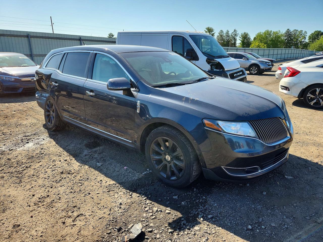 2014 LINCOLN MKT
