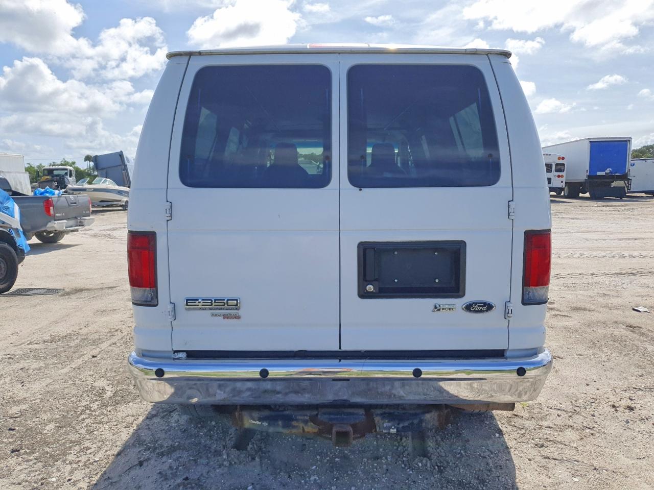 2011 FORD ECONOLINE