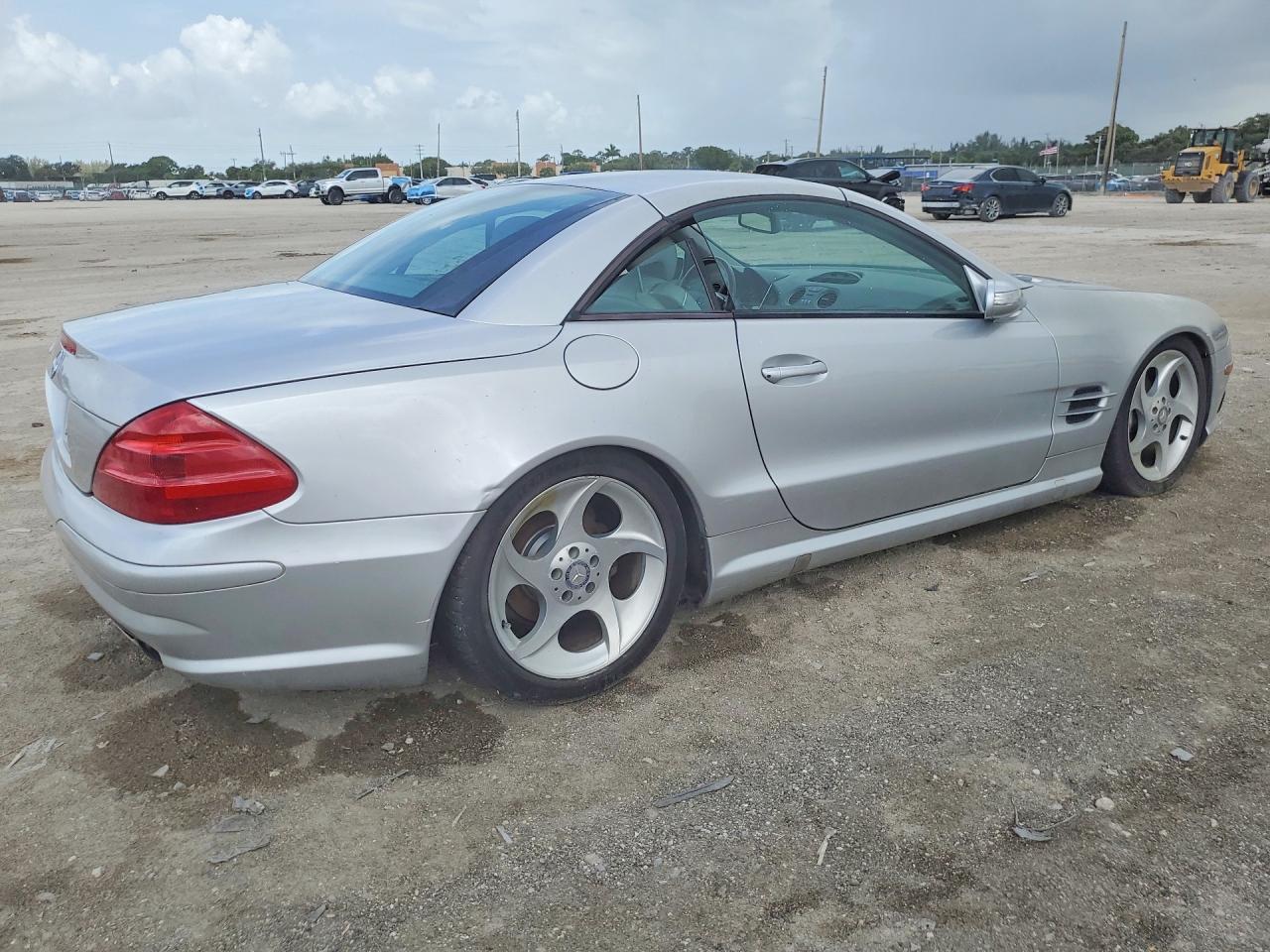 2004 MERCEDES-BENZ SL-CLASS