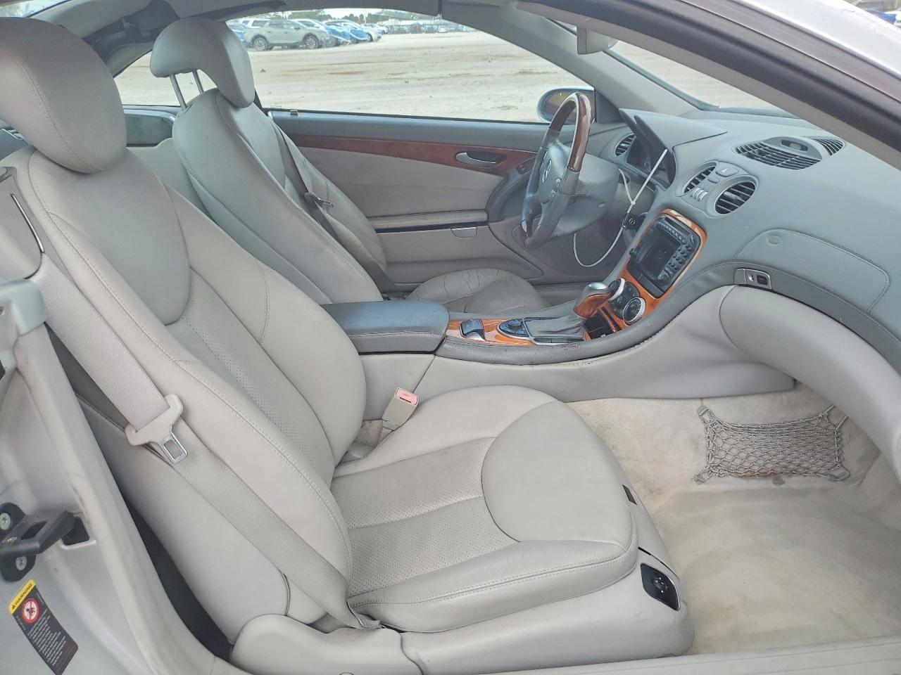 2004 MERCEDES-BENZ SL-CLASS