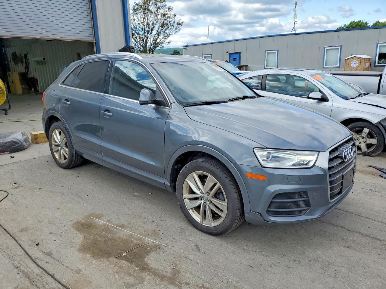 2017 AUDI Q3