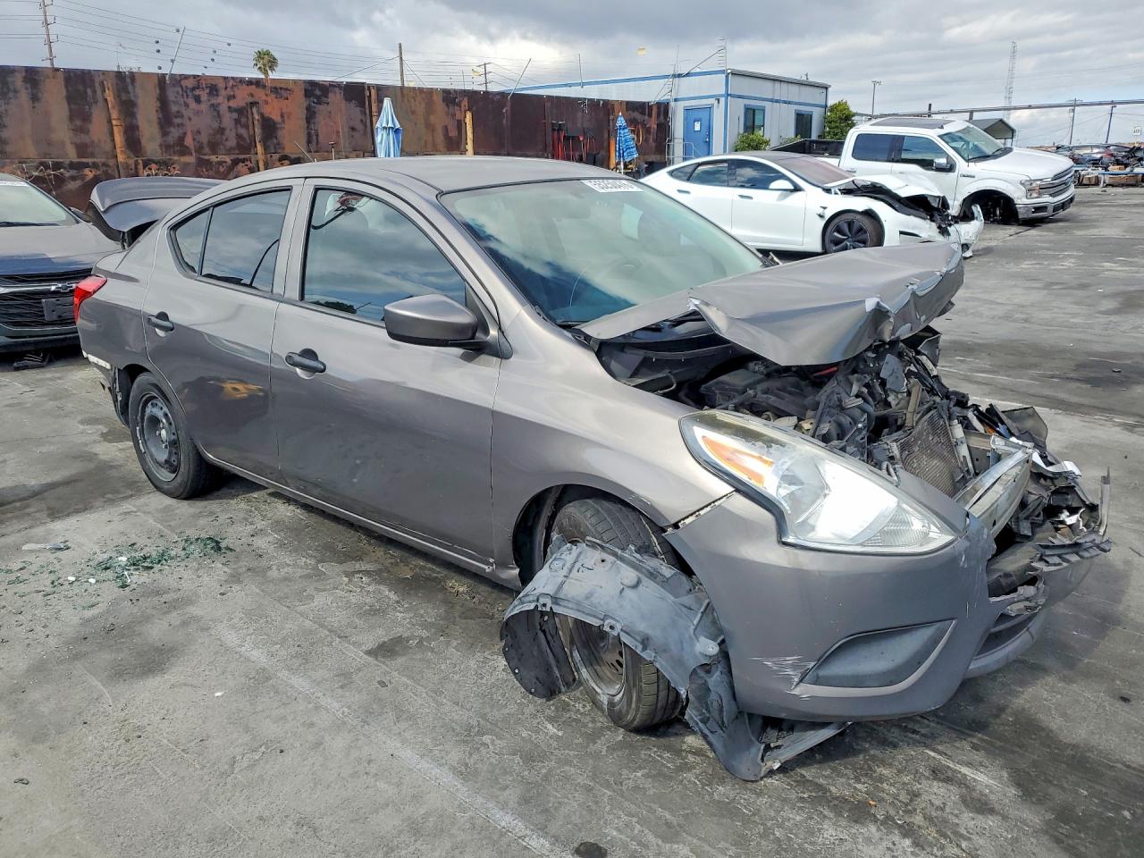 2016 NISSAN VERSA